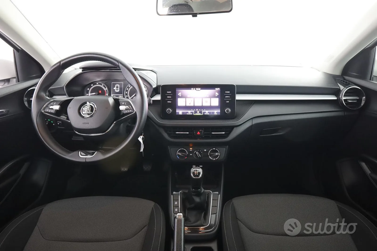 Skoda Fabia 2022 photo 3