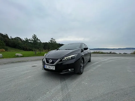 Nissan Leaf 2018 photo 2