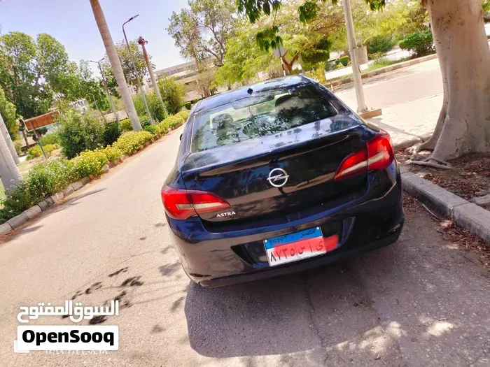 Opel Astra 2018 photo 2