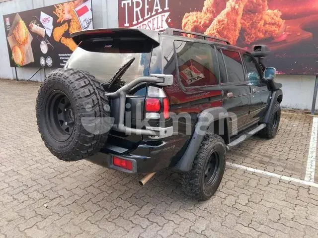 Mitsubishi Montero