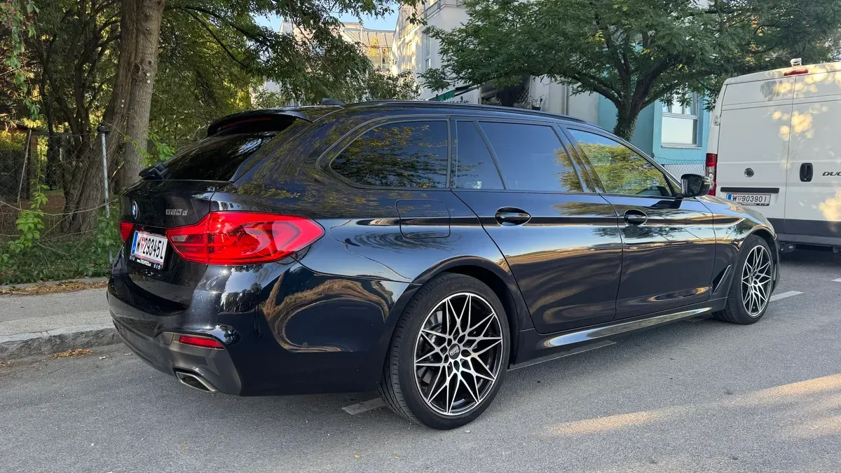 BMW 5 Series 2021 photo 2