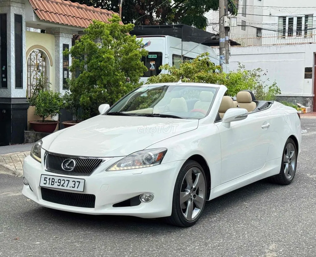 Lexus Is 2010 photo 2
