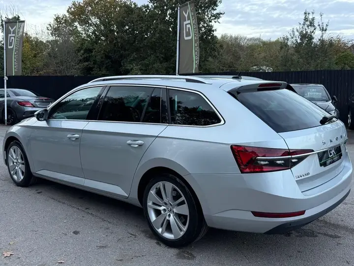 Skoda Superb 2021 photo 2