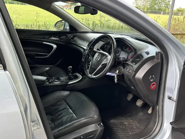 Vauxhall Insignia 2013 photo 5