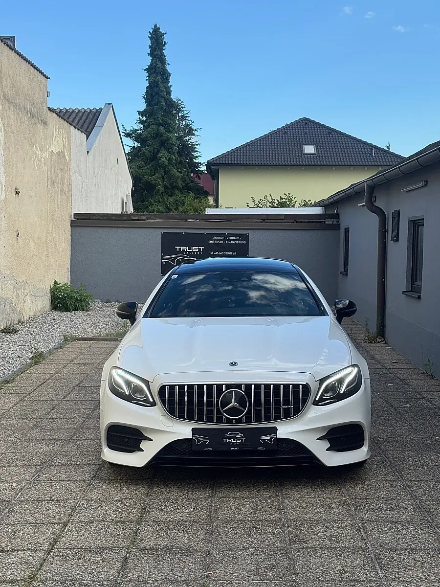 Mercedes-Benz E-Class 2017 photo 2