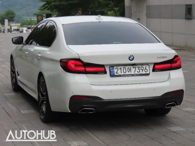 BMW 5 Series 2023 photo 4