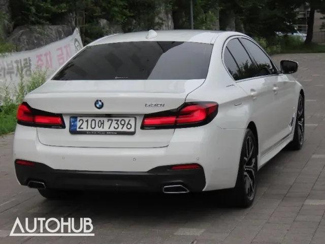 BMW 5 Series 2023 photo 3
