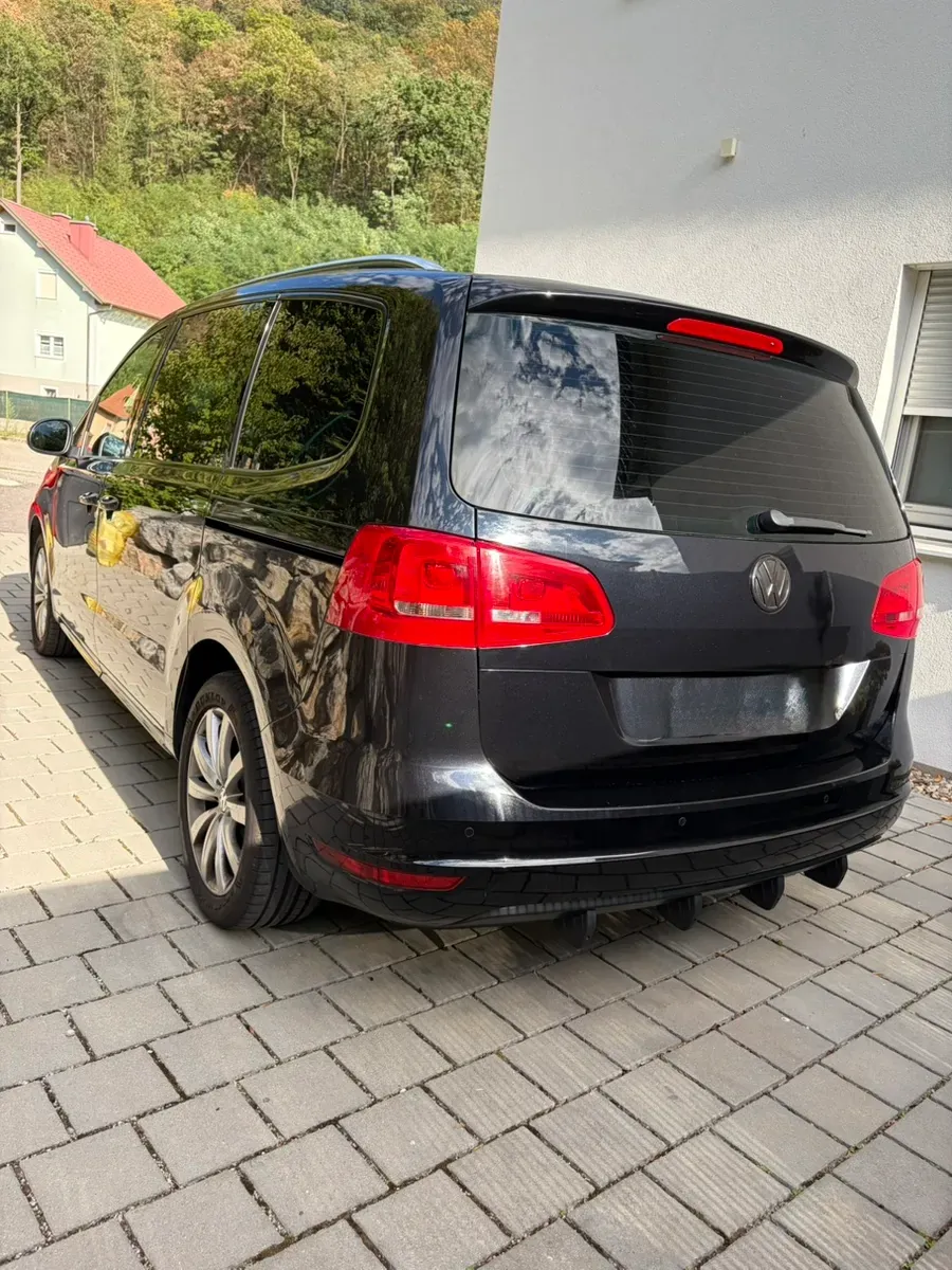 Volkswagen Sharan 2012 photo 2