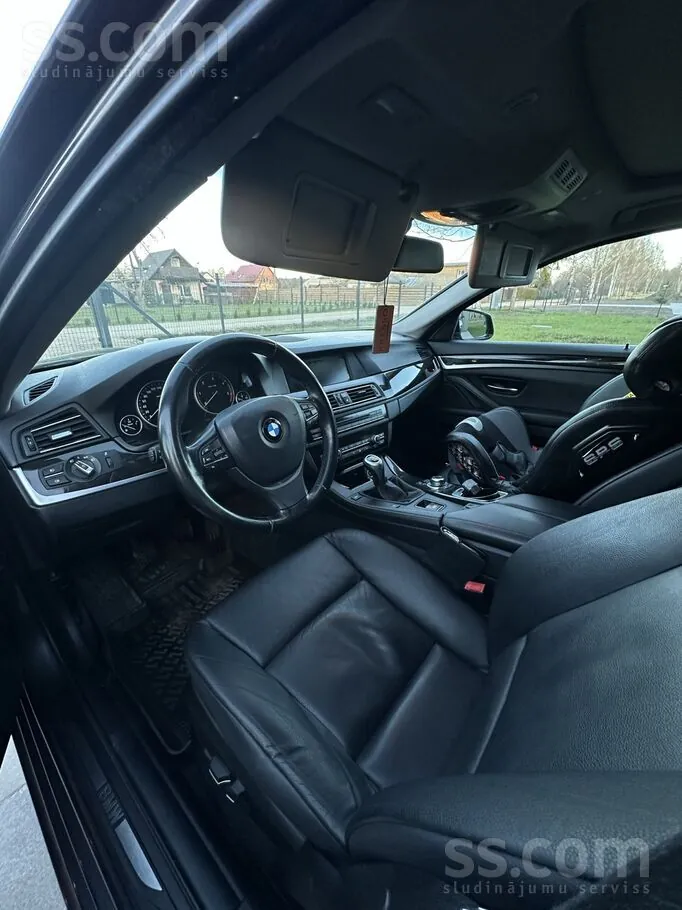 BMW F11 2011 photo 3