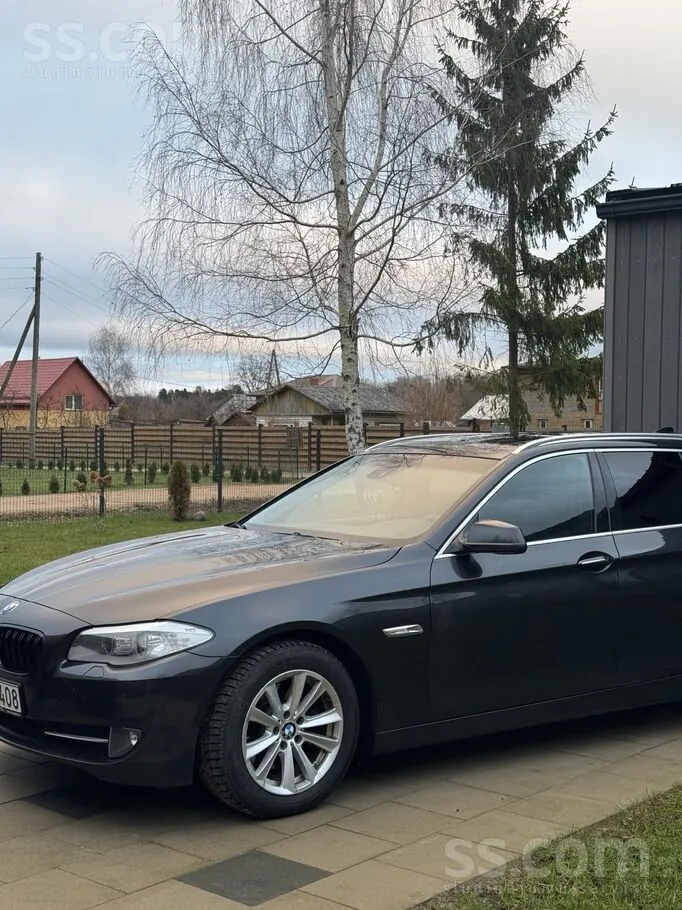 BMW F11