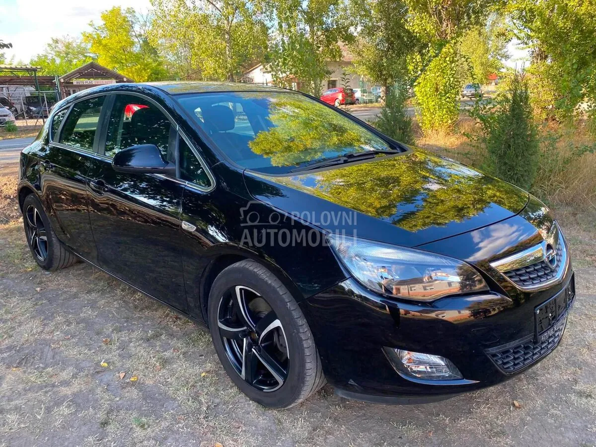 Opel Astra J