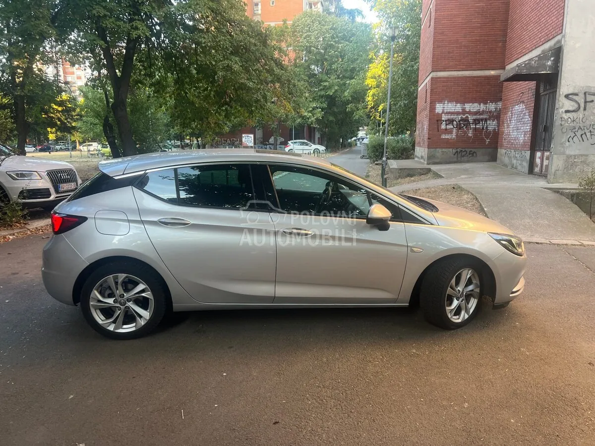 Opel Astra K 2019 photo 2