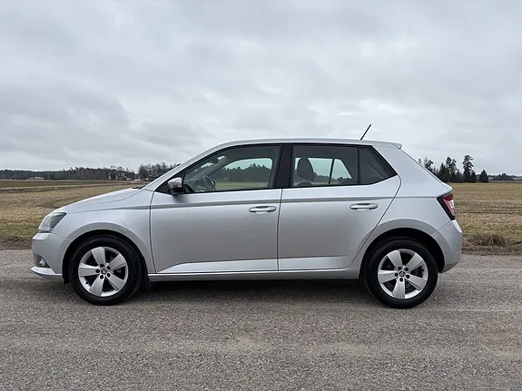 Skoda Fabia 2015 photo 3