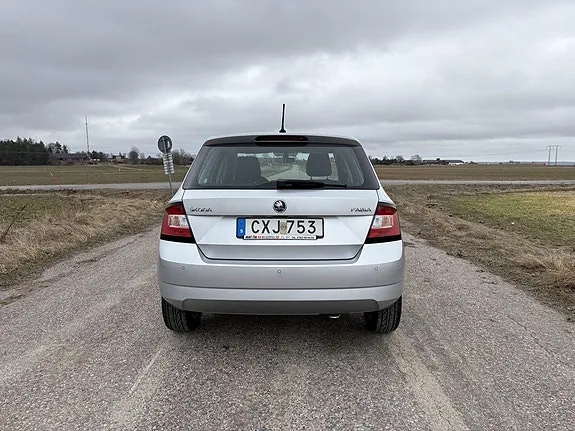 Skoda Fabia 2015 photo 5