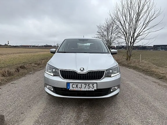 Skoda Fabia 2015 photo 2
