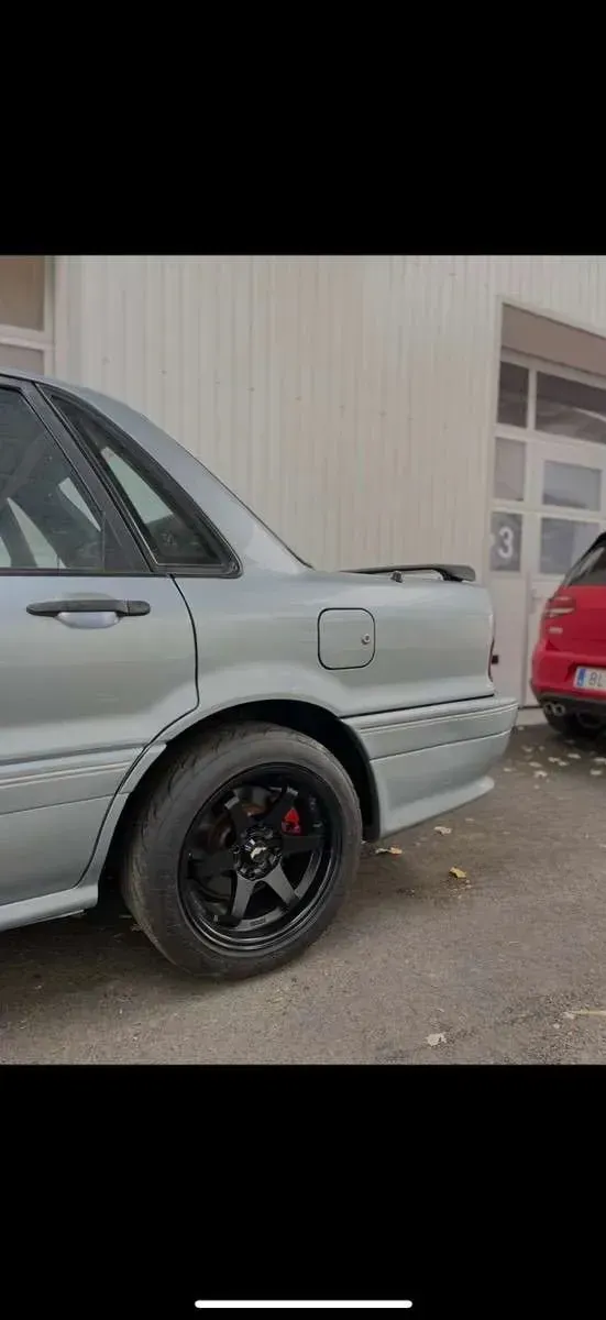 Mitsubishi Galant 1993 photo 3