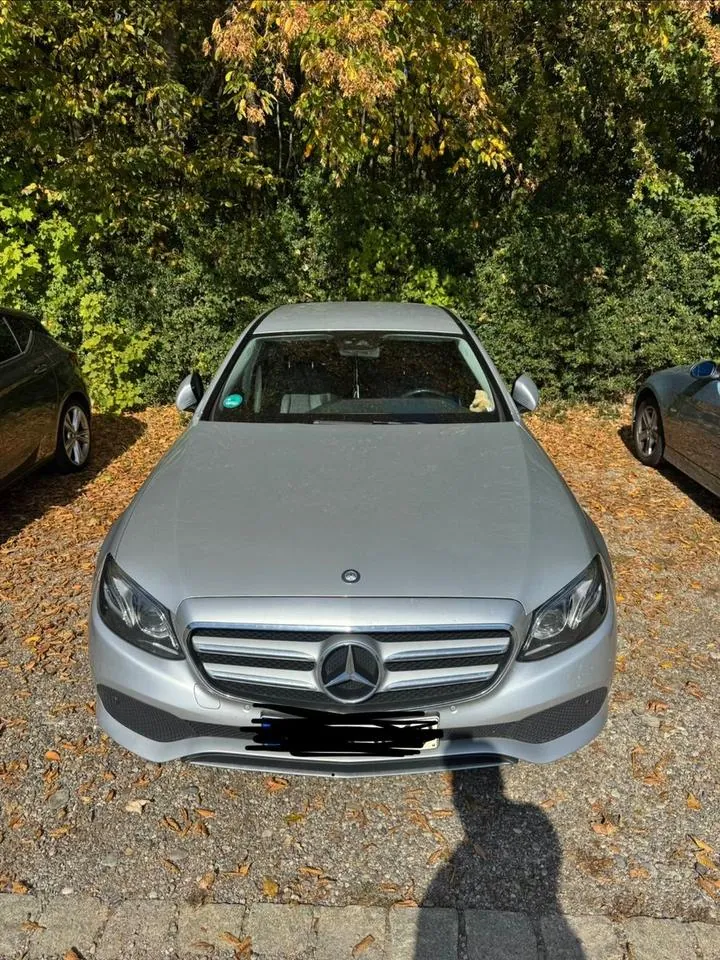 Mercedes-Benz E 200D