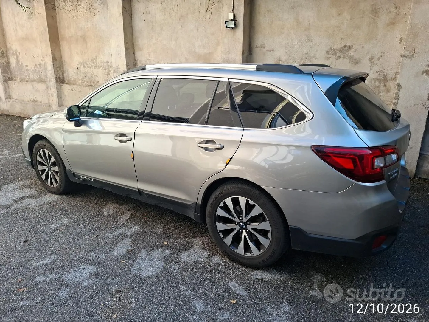 Subaru Outback 2017 photo 2