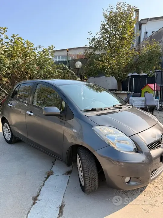 Toyota Yaris 2010 photo 4