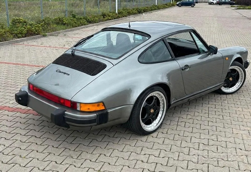 Porsche 911 1985 photo 2
