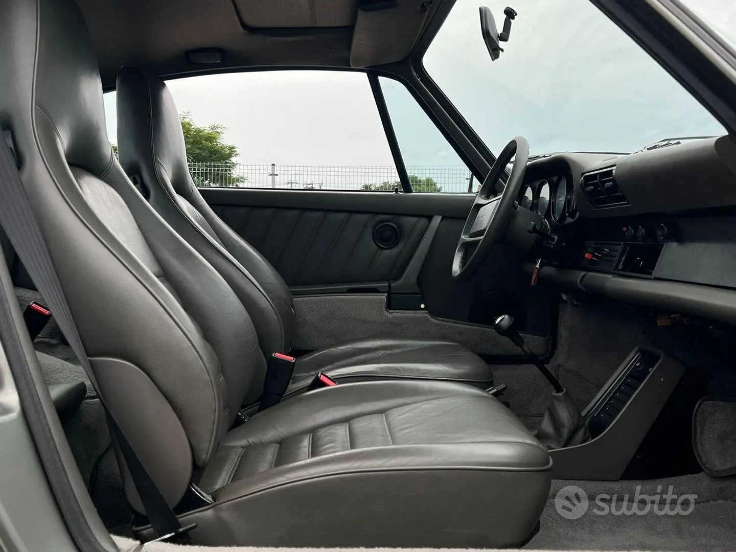 Porsche 911 1985 photo 4