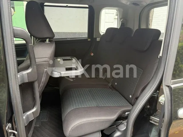 Toyota Roomy 2023 photo 4