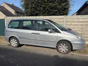 Peugeot 807