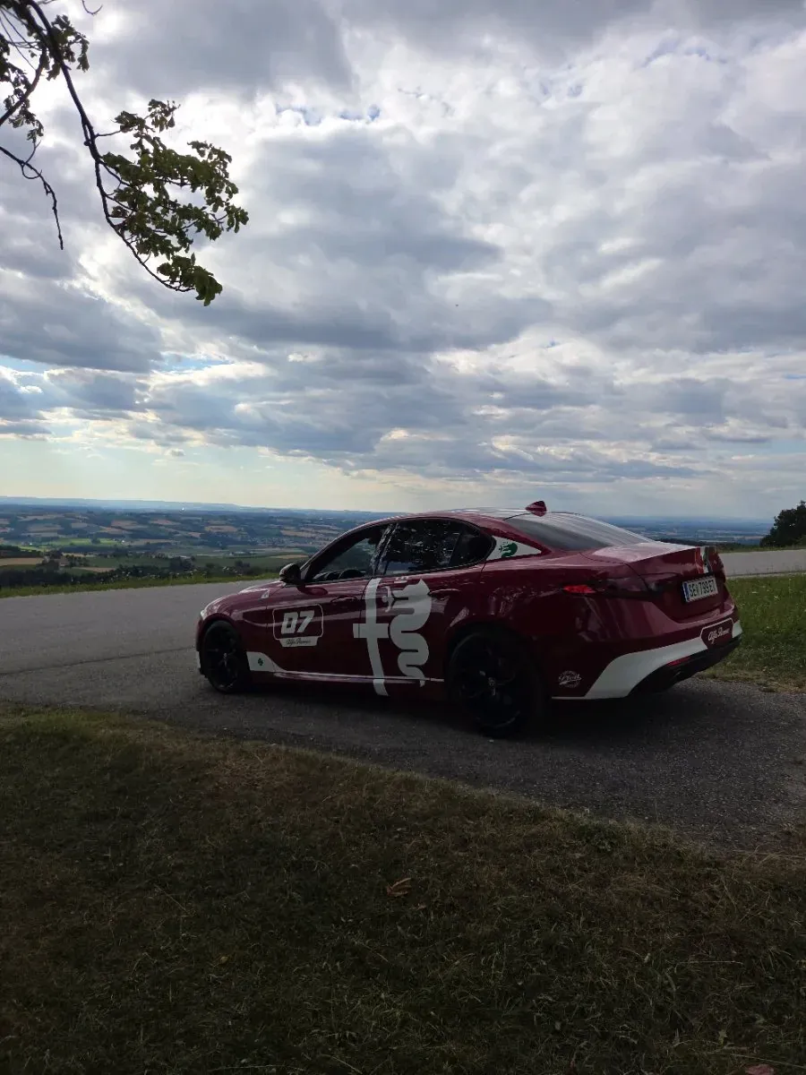 Alfa Romeo Giulia 2018 photo 2