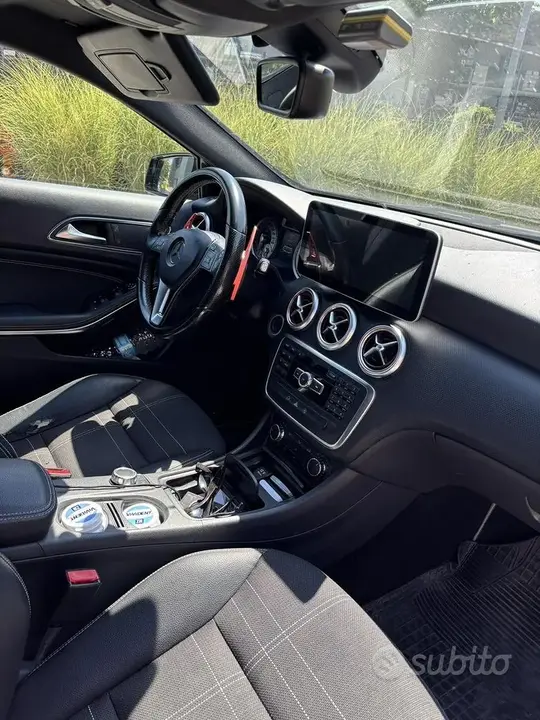 Mercedes-Benz A 2015 photo 4