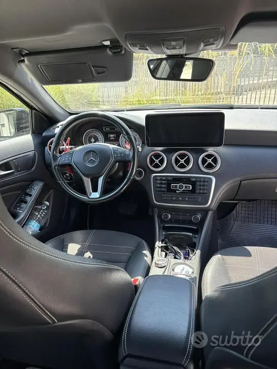 Mercedes-Benz A 2015 photo 2