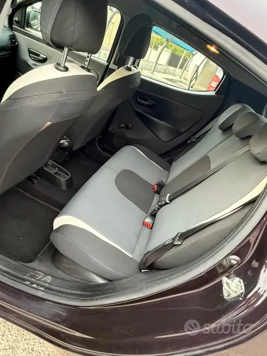 Lancia Ypsilon 2015 photo 5
