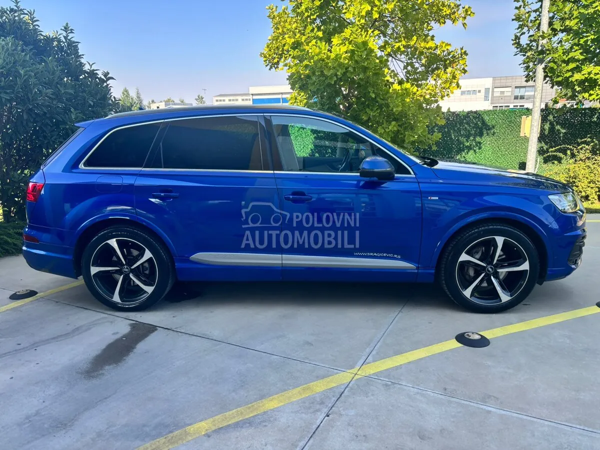 Audi Q7 2017 photo 5