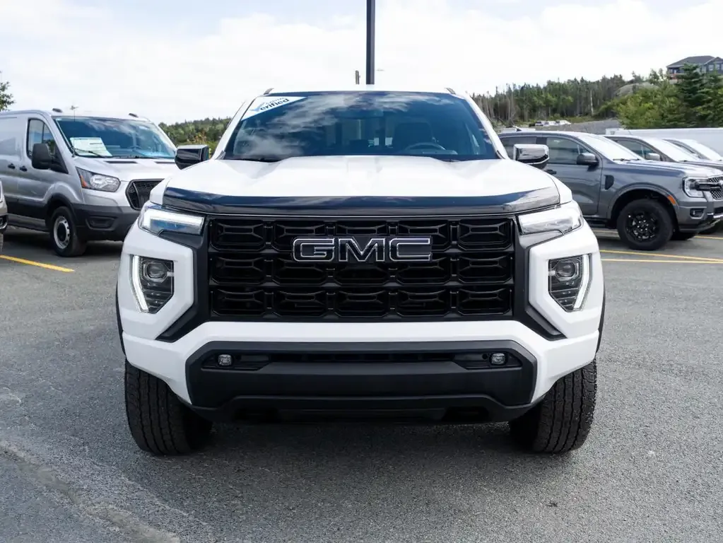 GMC Canyon 2024 photo 2