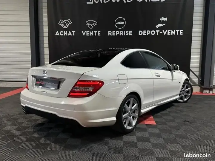 Mercedes-Benz C-Class 2011 photo 4