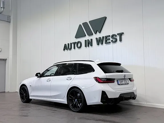 BMW 330E 2023 photo 4