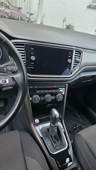 Volkswagen T-Roc 2019 photo 2