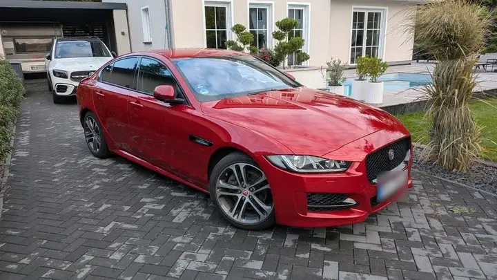 Jaguar Xe