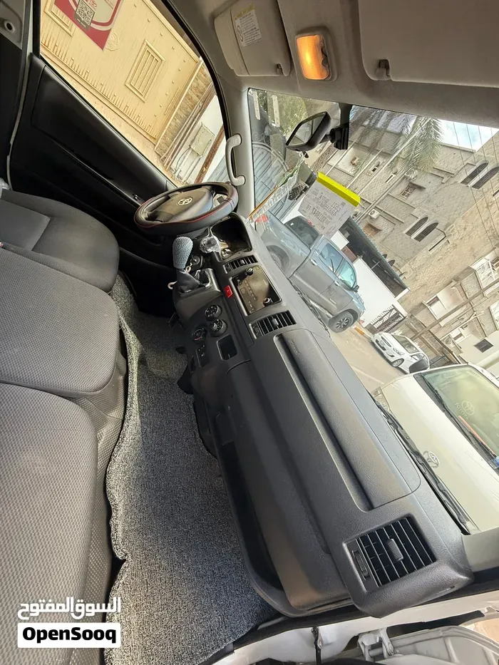 Toyota Hiace Ultra 2023 photo 2