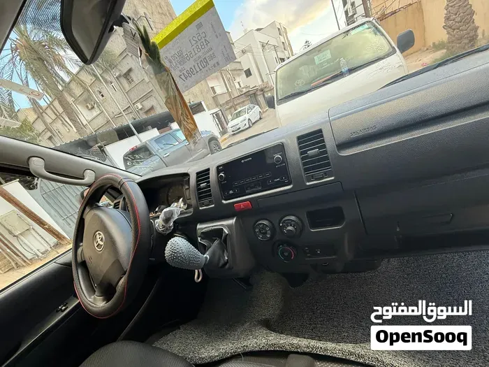 Toyota Hiace Ultra 2023 photo 4