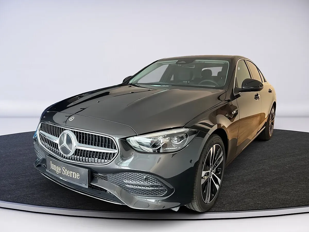 Mercedes-Benz C-Class 2026 photo 2