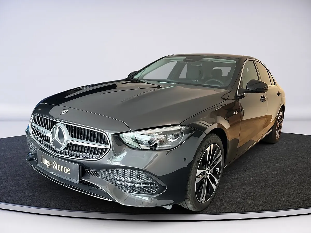 Mercedes-Benz C-Class 2026 photo 3