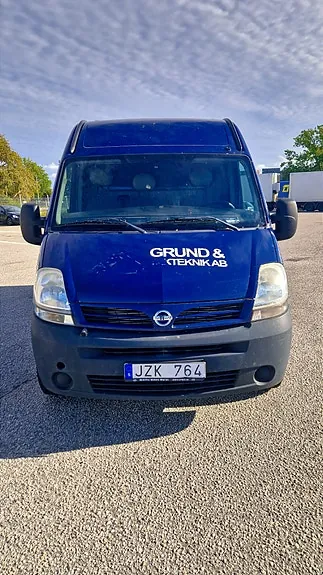 Nissan Interstar 2008 photo 2