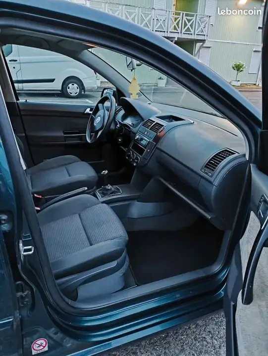 Volkswagen Polo 2001 photo 3