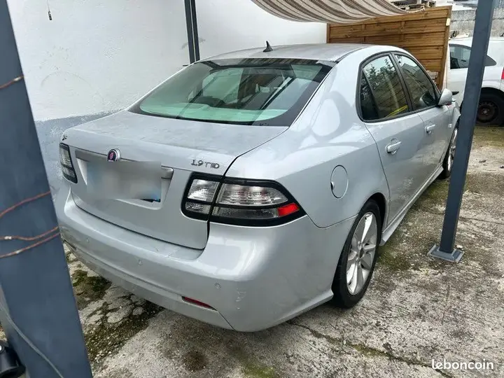 Saab 9-3 2010 photo 2