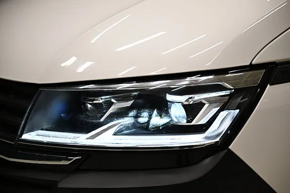 Volkswagen Transporter 2021 photo 2