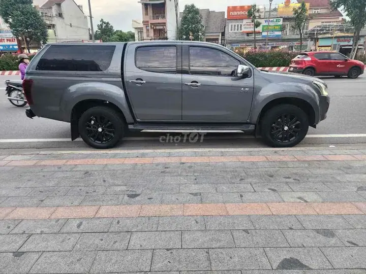 Isuzu D-Max 2018 photo 2