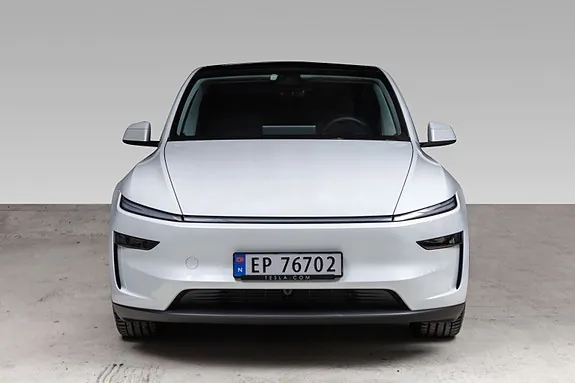 Tesla Model Y 2025 photo 2