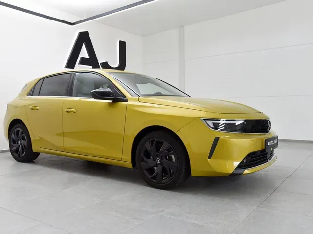 Opel Astra 2022 photo 4