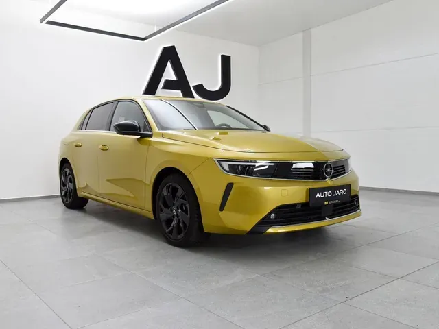 Opel Astra 2022 photo 3