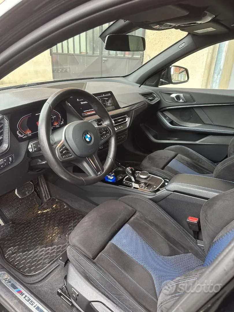 BMW 135I 2024 photo 2